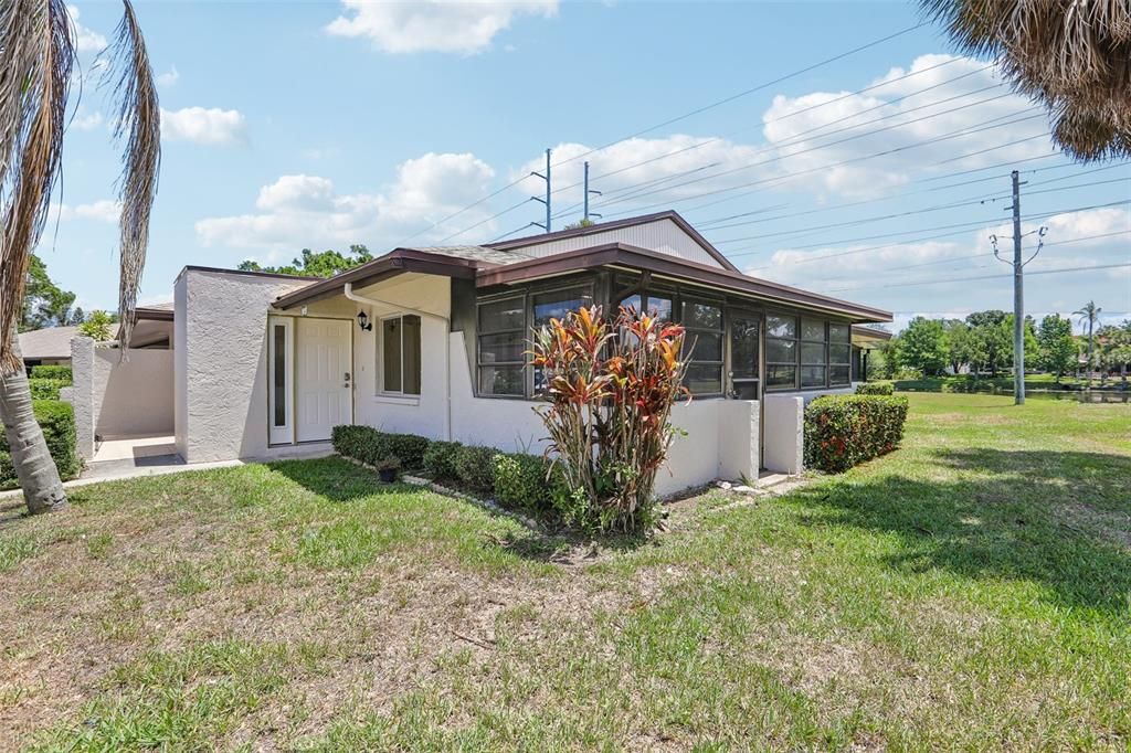 For Sale: $209,900 (2 beds, 1 baths, 1000 Square Feet)