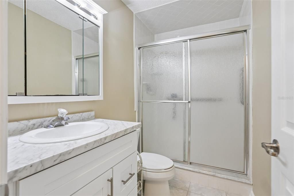 For Sale: $209,900 (2 beds, 1 baths, 1000 Square Feet)