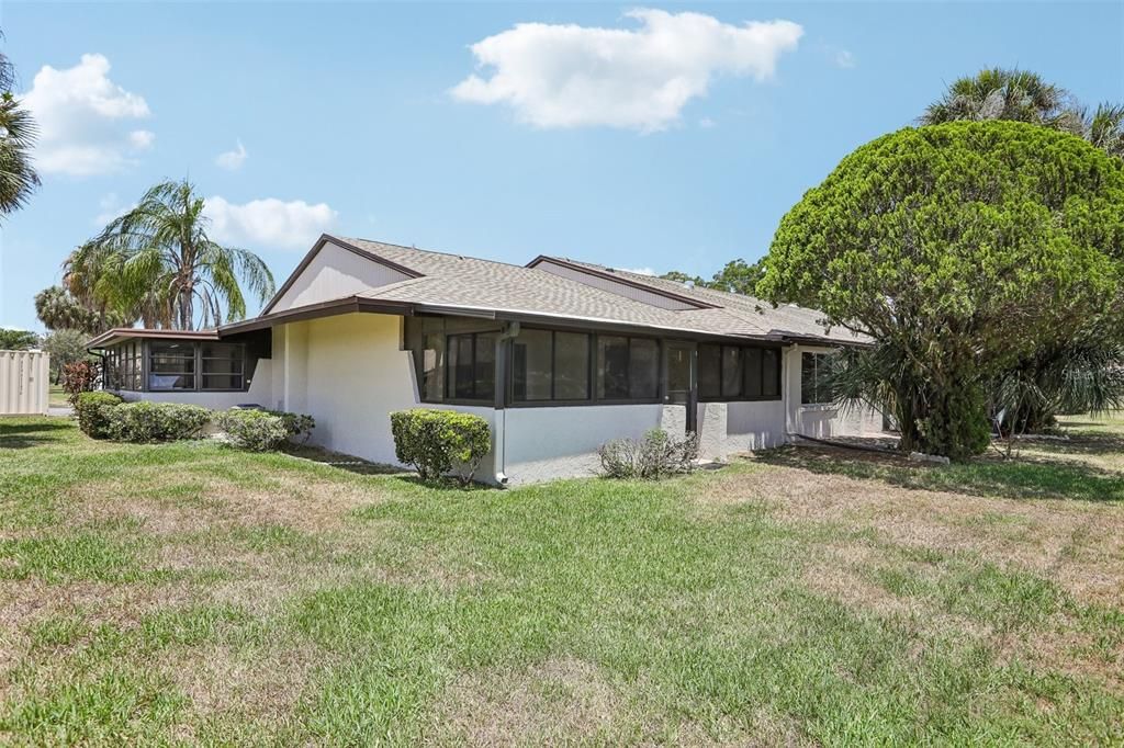 For Sale: $209,900 (2 beds, 1 baths, 1000 Square Feet)