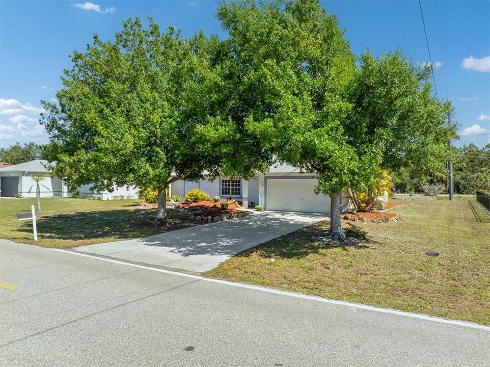 For Sale: $264,900 (3 beds, 2 baths, 1352 Square Feet)