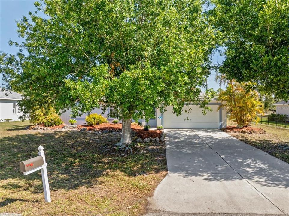 For Sale: $264,900 (3 beds, 2 baths, 1352 Square Feet)