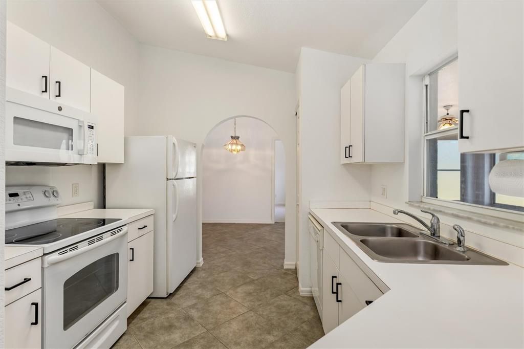 For Sale: $264,900 (3 beds, 2 baths, 1352 Square Feet)