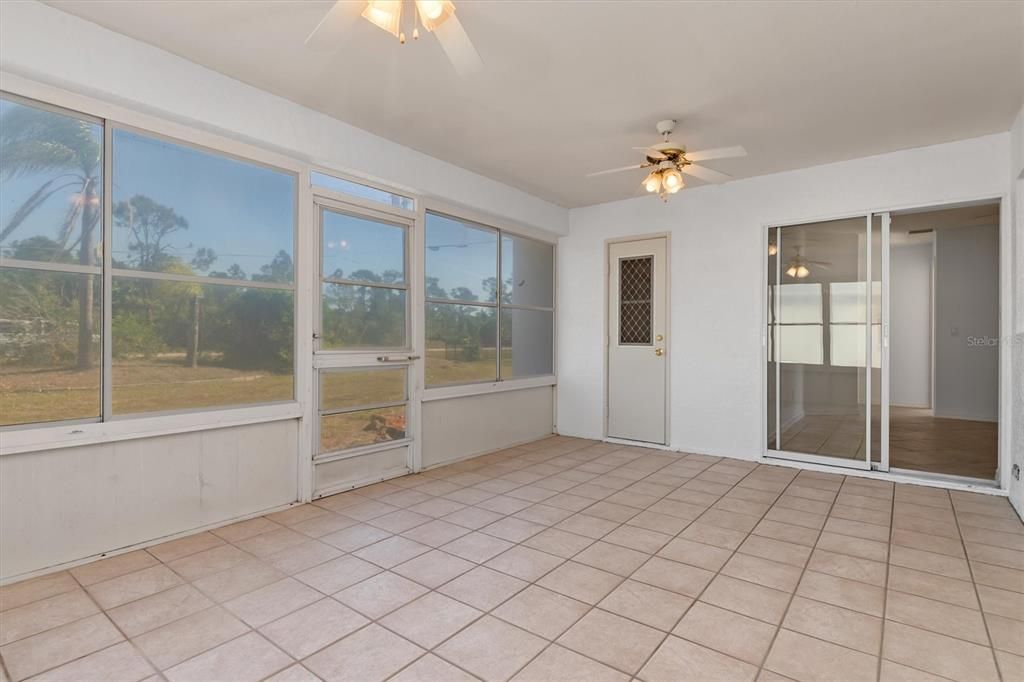 For Sale: $264,900 (3 beds, 2 baths, 1352 Square Feet)