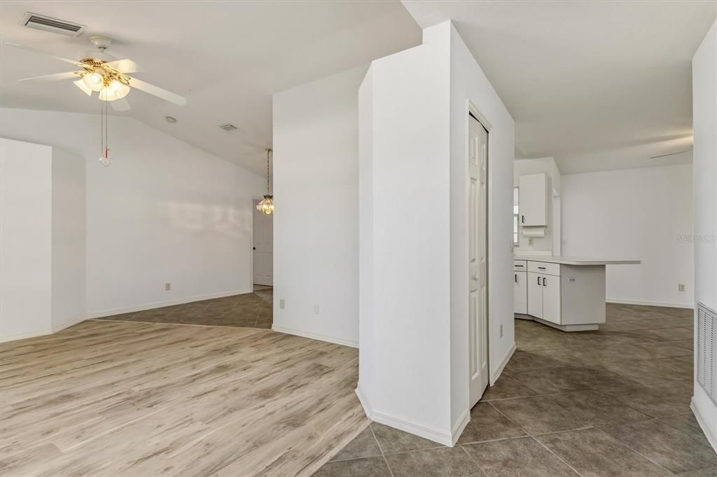 For Sale: $264,900 (3 beds, 2 baths, 1352 Square Feet)