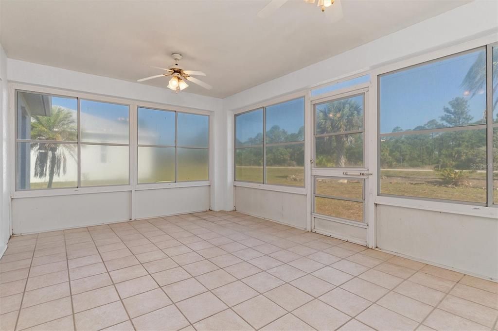 For Sale: $264,900 (3 beds, 2 baths, 1352 Square Feet)