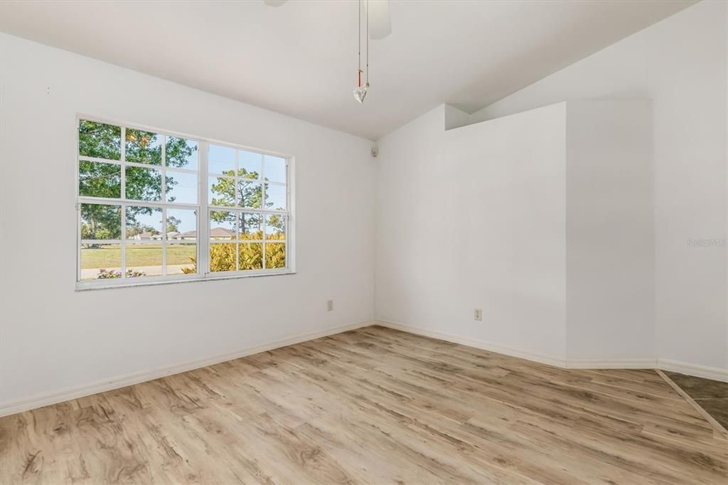 For Sale: $264,900 (3 beds, 2 baths, 1352 Square Feet)