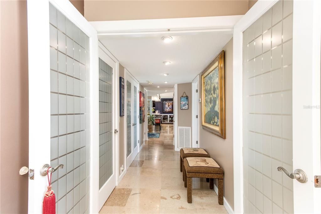 En Venta: $875,000 (2 camas, 2 baños, 1980 Pies cuadrados)