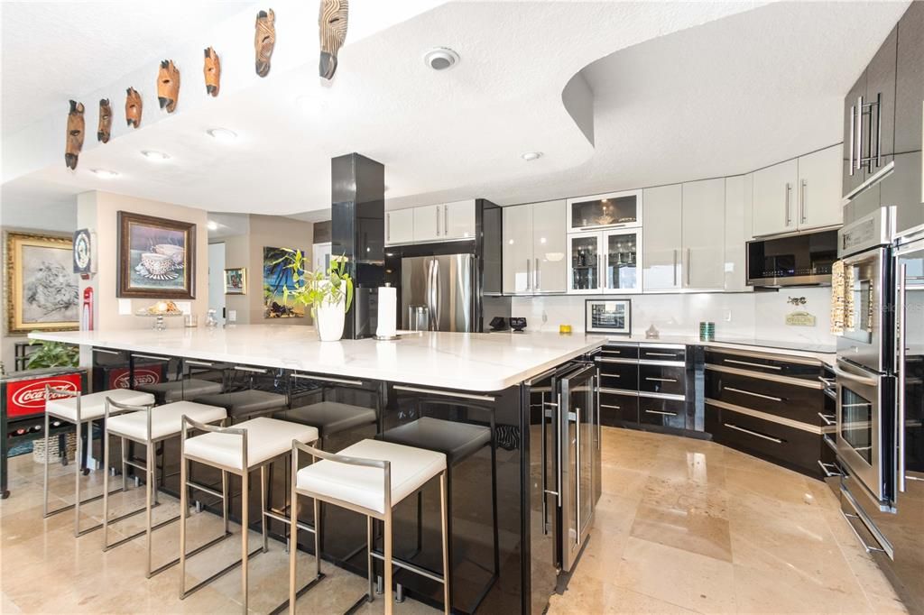En Venta: $875,000 (2 camas, 2 baños, 1980 Pies cuadrados)