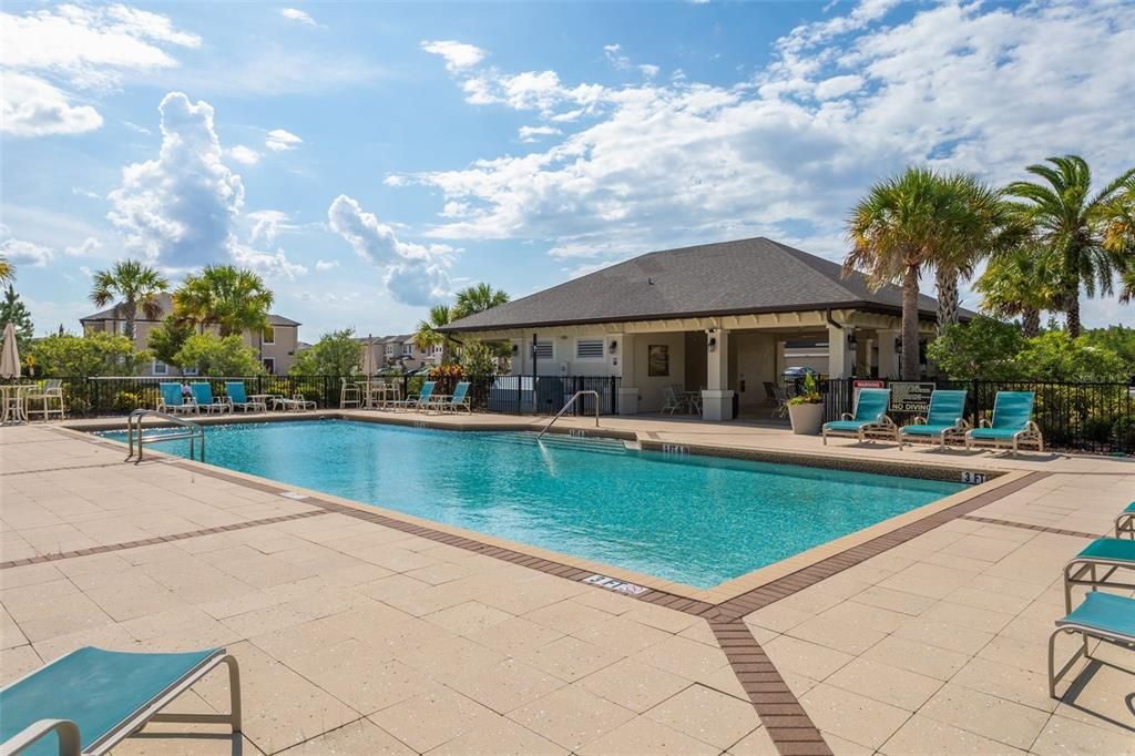 Под контрактом: $274,900 (2 спален, 2 ванн, 1571 Квадратных фут)