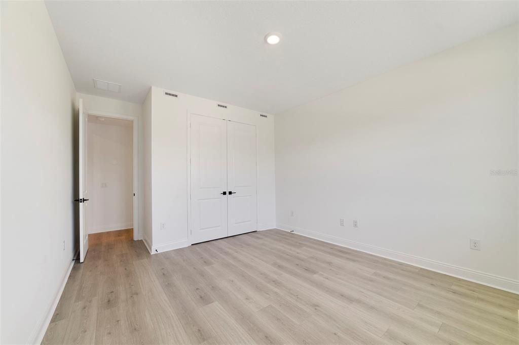 Activo con contrato: $729,990 (4 camas, 3 baños, 2687 Pies cuadrados)