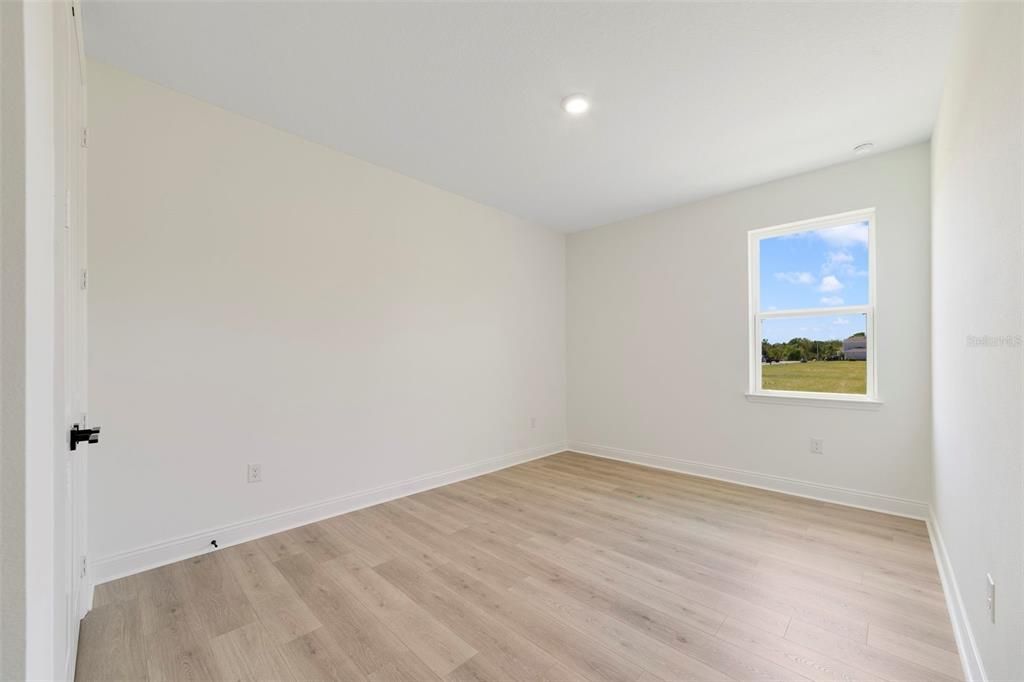 Activo con contrato: $729,990 (4 camas, 3 baños, 2687 Pies cuadrados)