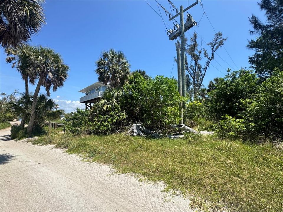 待售: $105,000 (0.12 acres)