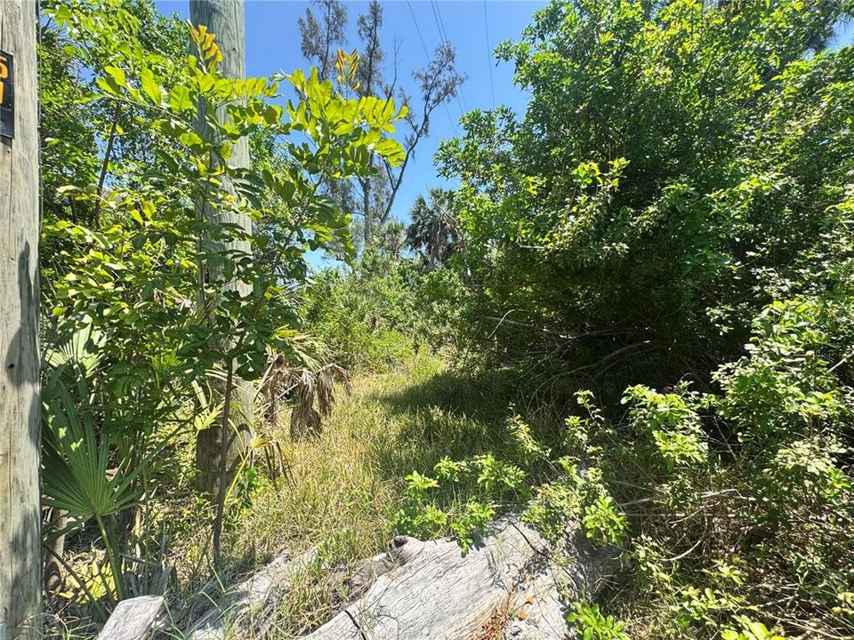 待售: $105,000 (0.12 acres)