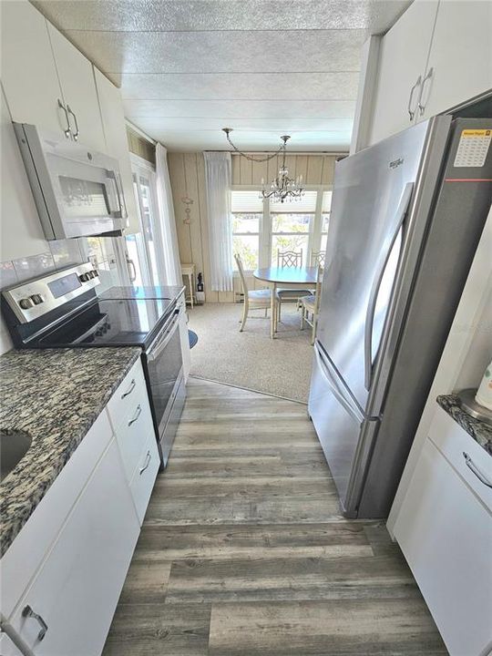 For Sale: $119,900 (2 beds, 2 baths, 960 Square Feet)