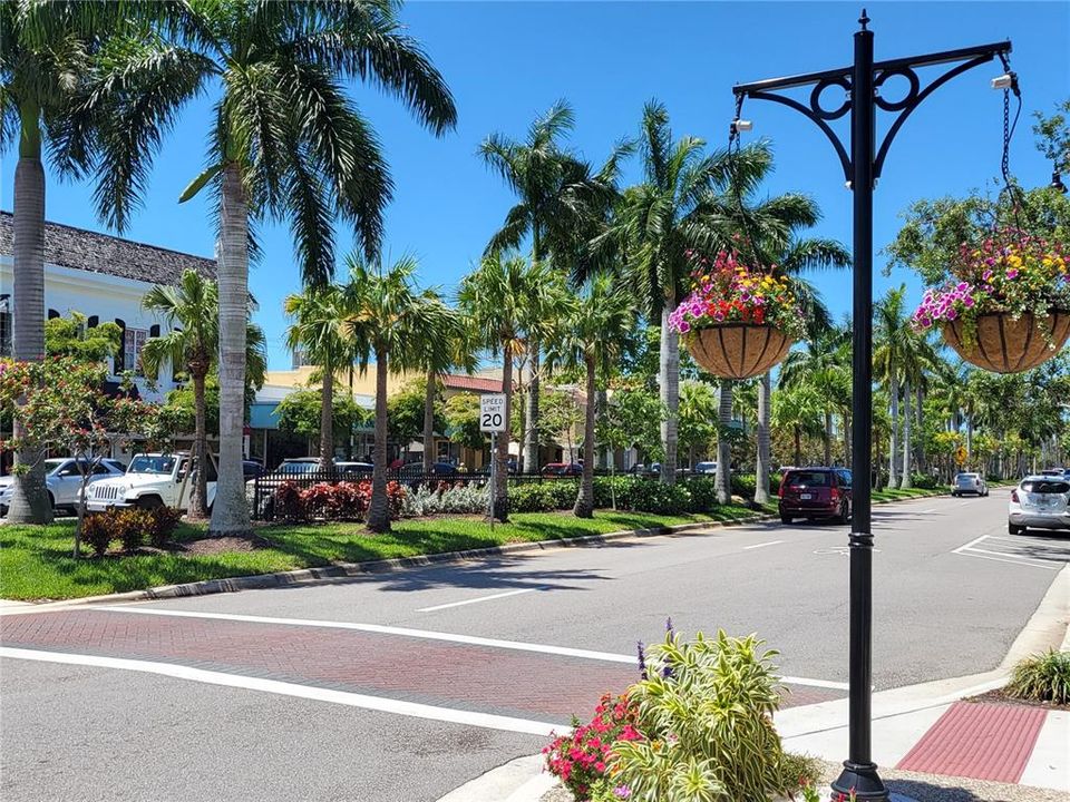 For Sale: $119,900 (2 beds, 2 baths, 960 Square Feet)