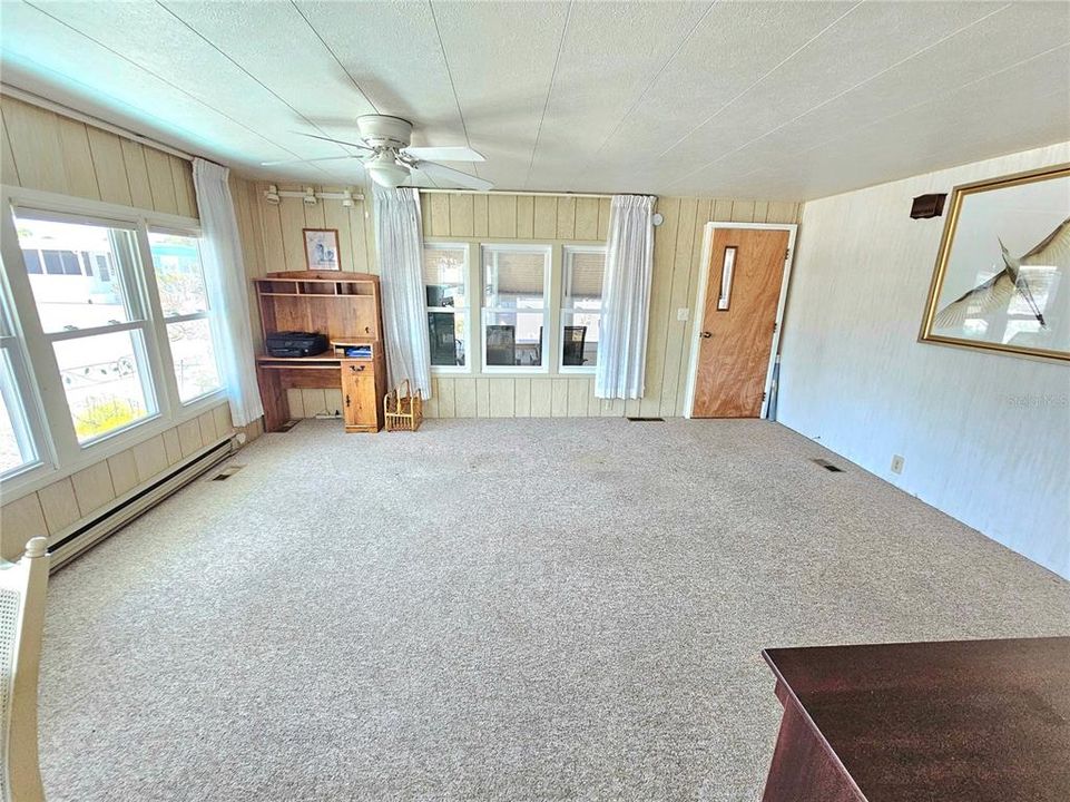 For Sale: $119,900 (2 beds, 2 baths, 960 Square Feet)
