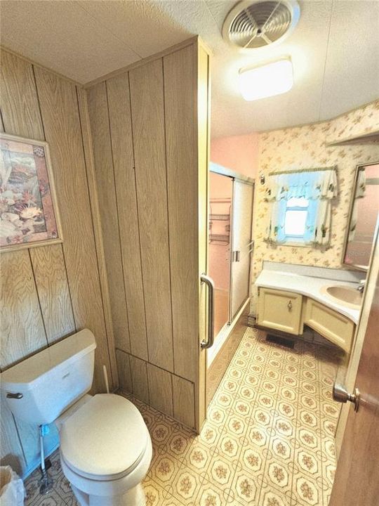 For Sale: $119,900 (2 beds, 2 baths, 960 Square Feet)