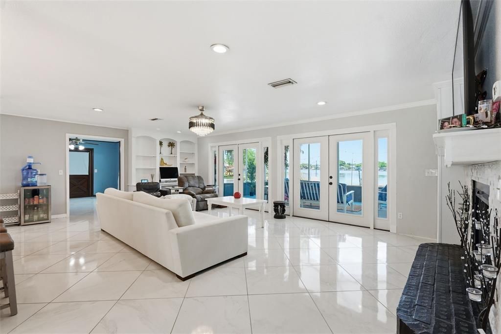 For Sale: $875,000 (4 beds, 2 baths, 2680 Square Feet)
