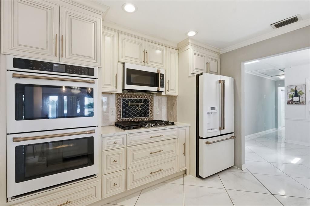 For Sale: $875,000 (4 beds, 2 baths, 2680 Square Feet)
