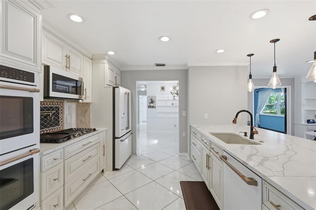 For Sale: $875,000 (4 beds, 2 baths, 2680 Square Feet)
