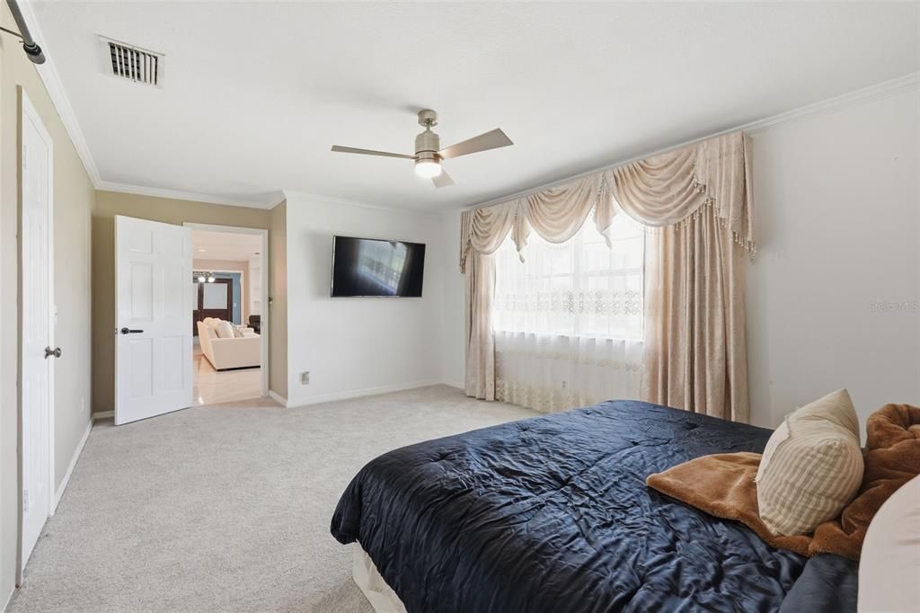 For Sale: $875,000 (4 beds, 2 baths, 2680 Square Feet)