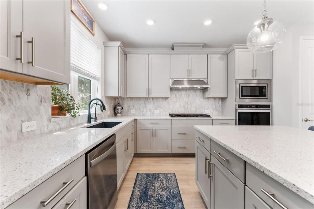 Active With Contract: $914,900 (4 beds, 3 baths, 2444 Square Feet)
