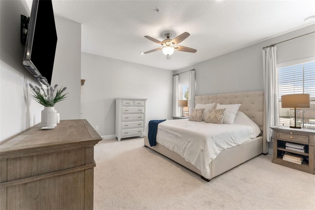 Active With Contract: $914,900 (4 beds, 3 baths, 2444 Square Feet)