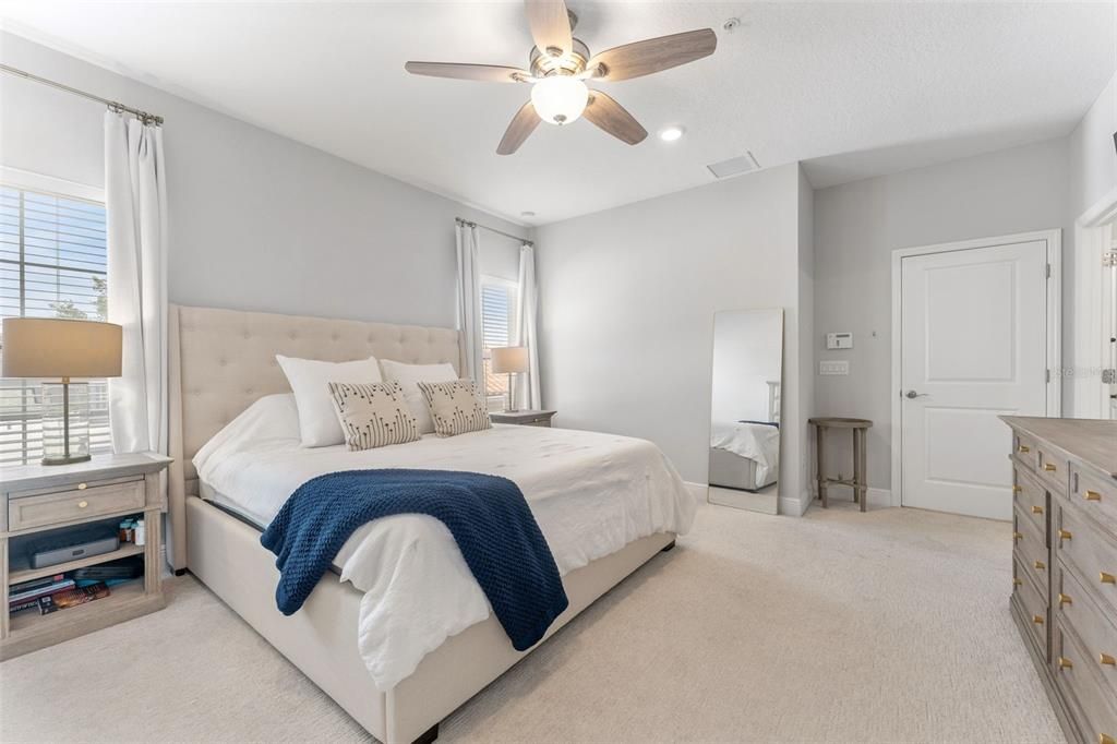 Active With Contract: $914,900 (4 beds, 3 baths, 2444 Square Feet)