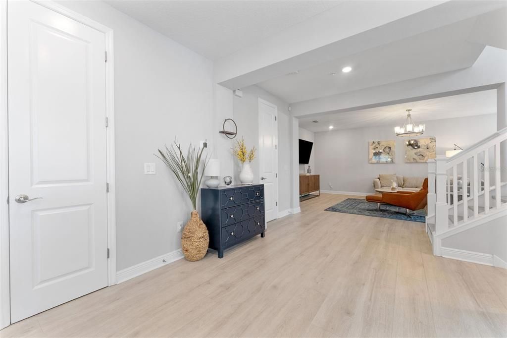 Active With Contract: $914,900 (4 beds, 3 baths, 2444 Square Feet)