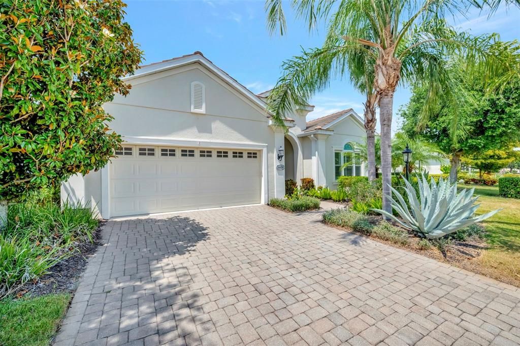 For Sale: $525,000 (3 beds, 2 baths, 1844 Square Feet)