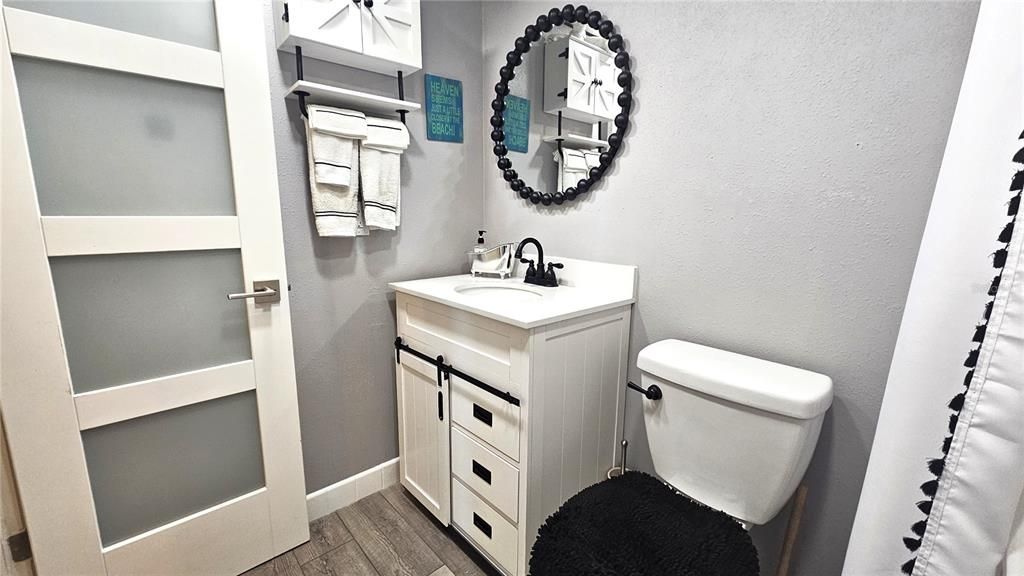 For Rent: $1,650 (0 beds, 1 baths, 563 Square Feet)