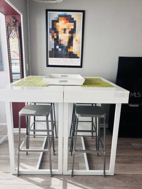 For Rent: $1,650 (0 beds, 1 baths, 563 Square Feet)