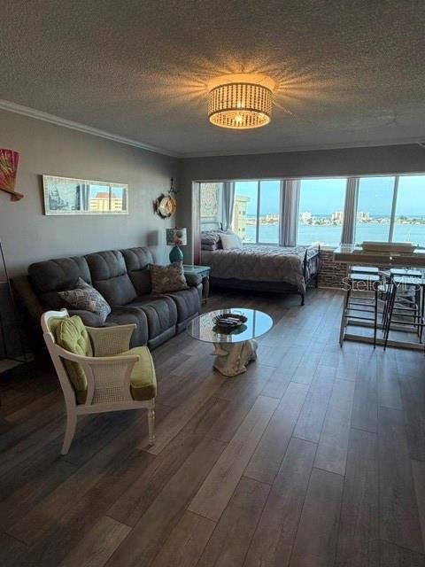 For Rent: $1,650 (0 beds, 1 baths, 563 Square Feet)