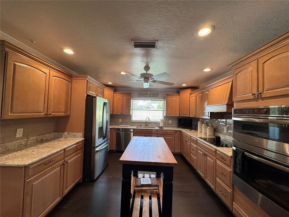 For Sale: $1,200,000 (4 beds, 3 baths, 2838 Square Feet)