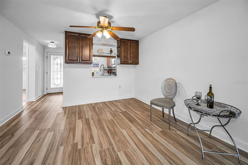 En Venta: $142,500 (2 camas, 2 baños, 1050 Pies cuadrados)