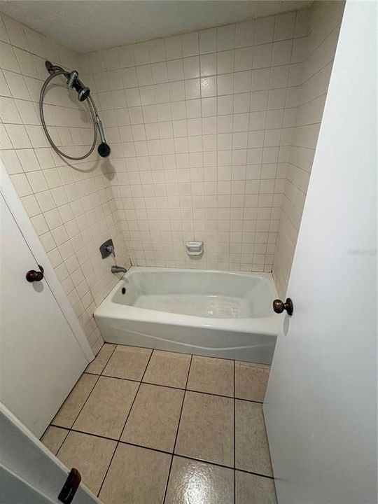 В аренду: $1,200 (2 спален, 1 ванн, 1031 Квадратных фут)