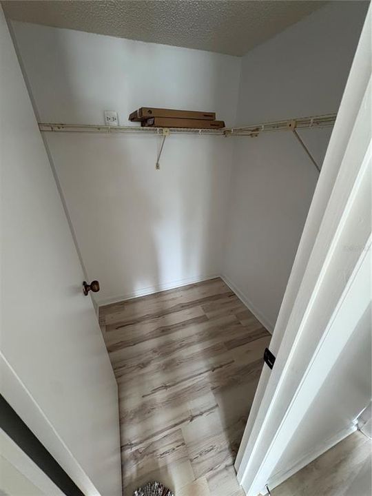 В аренду: $1,200 (2 спален, 1 ванн, 1031 Квадратных фут)