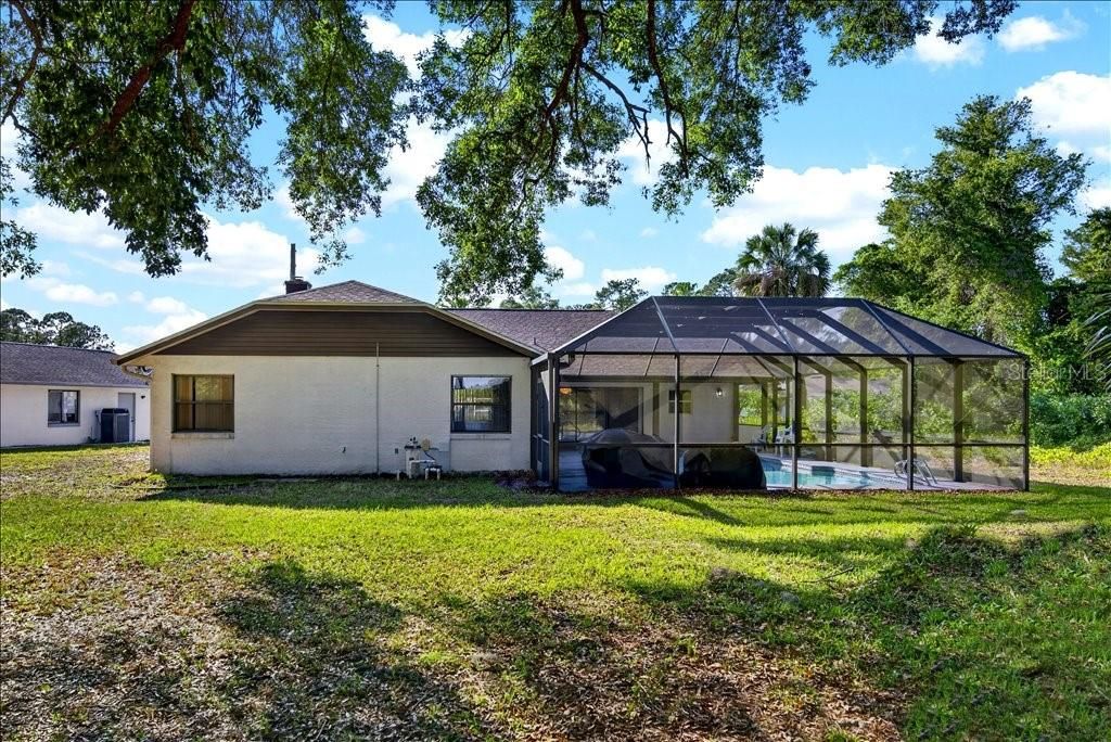 Activo con contrato: $350,000 (4 camas, 2 baños, 2139 Pies cuadrados)