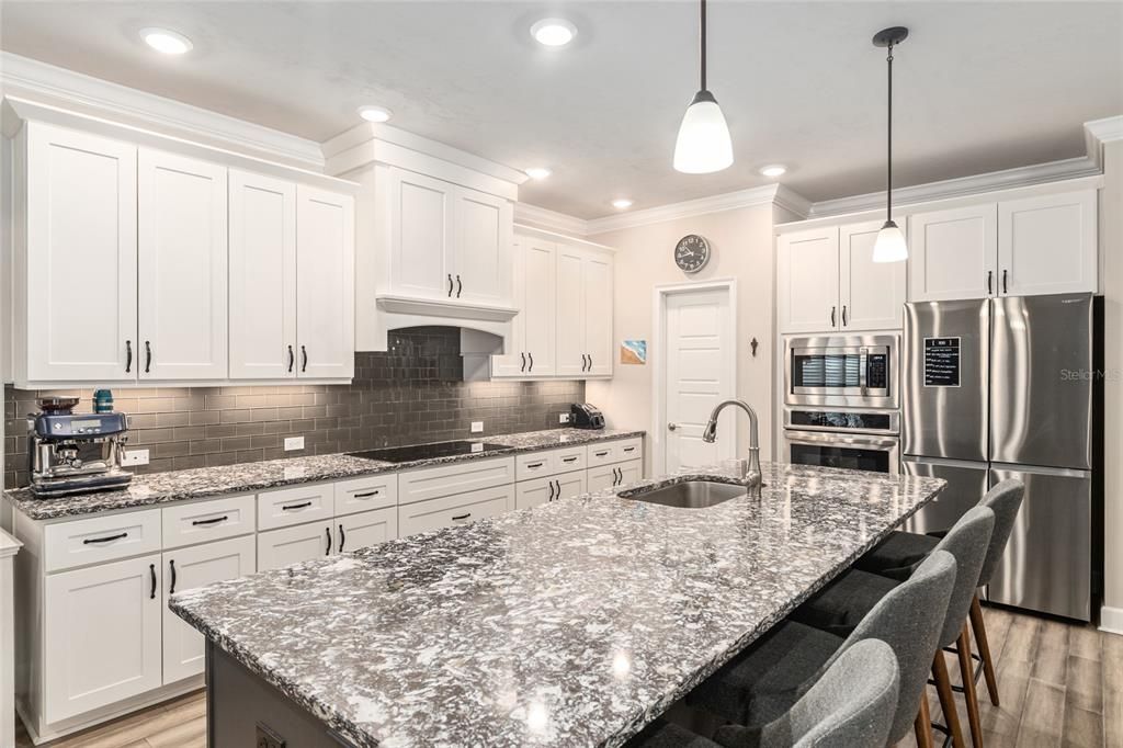 En Venta: $734,900 (4 camas, 3 baños, 2742 Pies cuadrados)