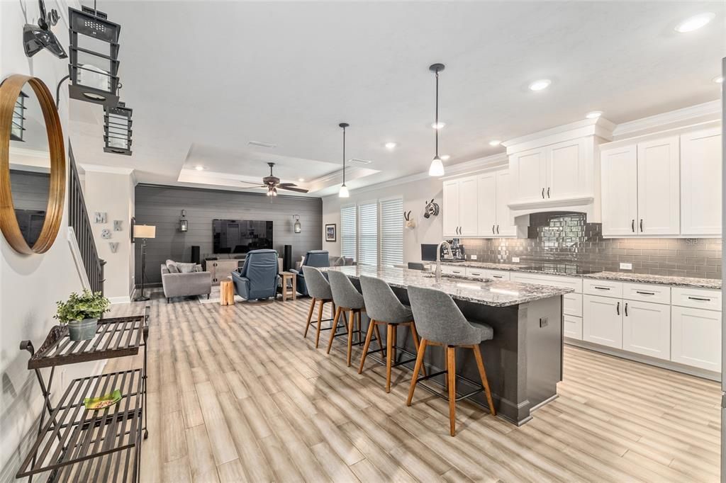 En Venta: $734,900 (4 camas, 3 baños, 2742 Pies cuadrados)