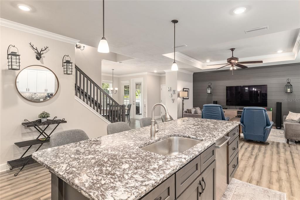 En Venta: $734,900 (4 camas, 3 baños, 2742 Pies cuadrados)