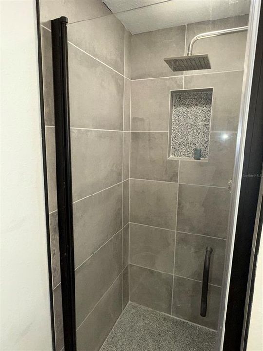 На продажу: $249,900 (2 спален, 2 ванн, 583 Квадратных фут)