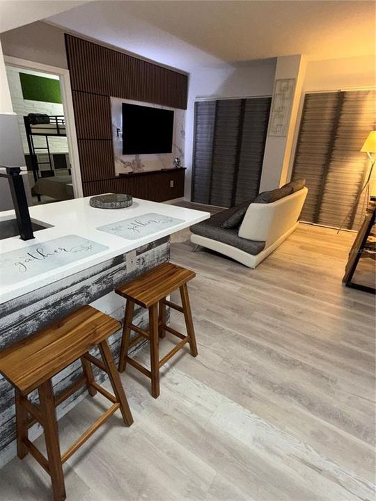 На продажу: $249,900 (2 спален, 2 ванн, 583 Квадратных фут)