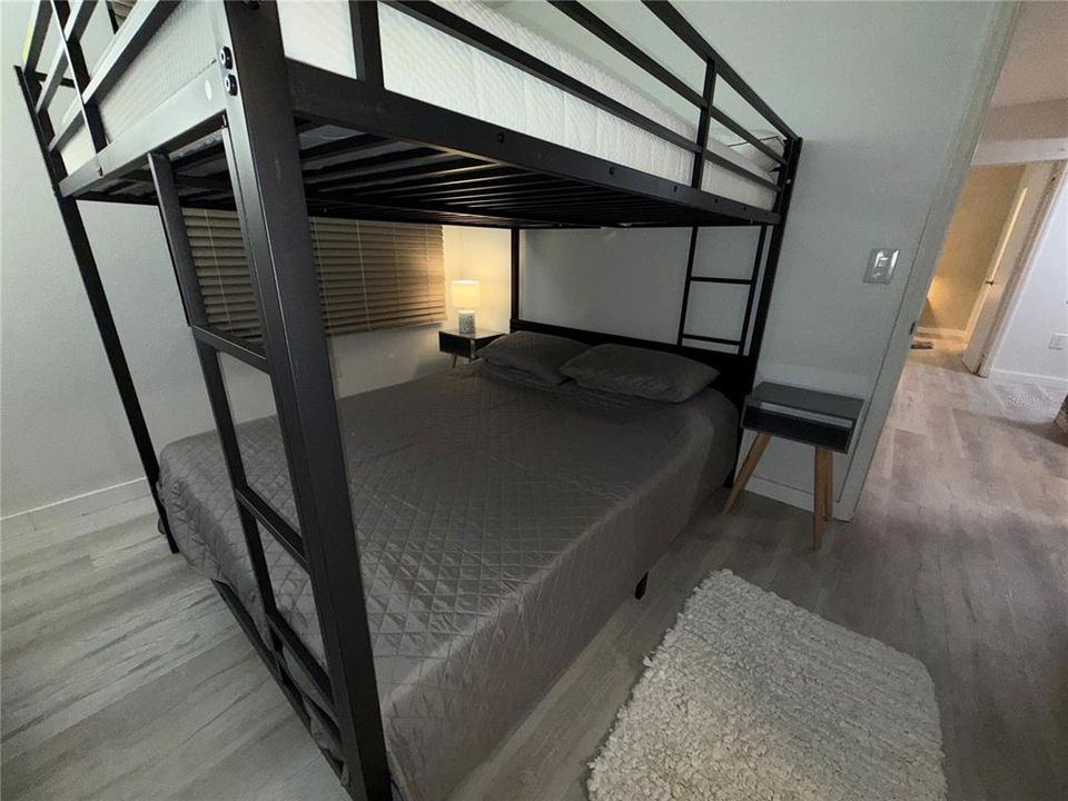 На продажу: $249,900 (2 спален, 2 ванн, 583 Квадратных фут)