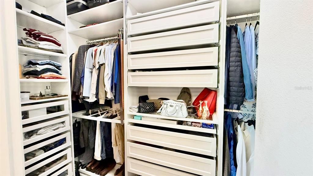 合同活跃: $3,495 (4 贝兹, 3 浴室, 2117 平方英尺)