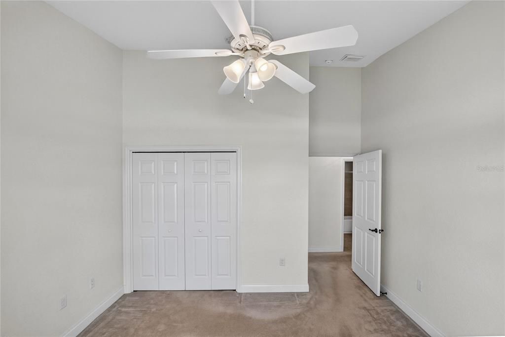 Activo con contrato: $425,000 (2 camas, 2 baños, 2222 Pies cuadrados)