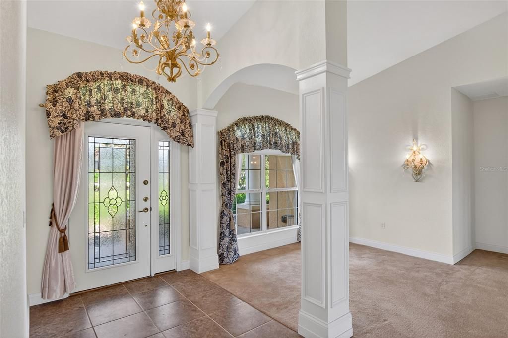 Activo con contrato: $425,000 (2 camas, 2 baños, 2222 Pies cuadrados)