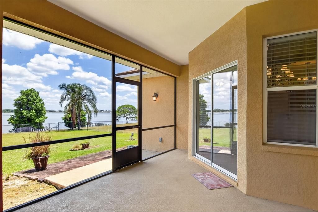Activo con contrato: $425,000 (2 camas, 2 baños, 2222 Pies cuadrados)