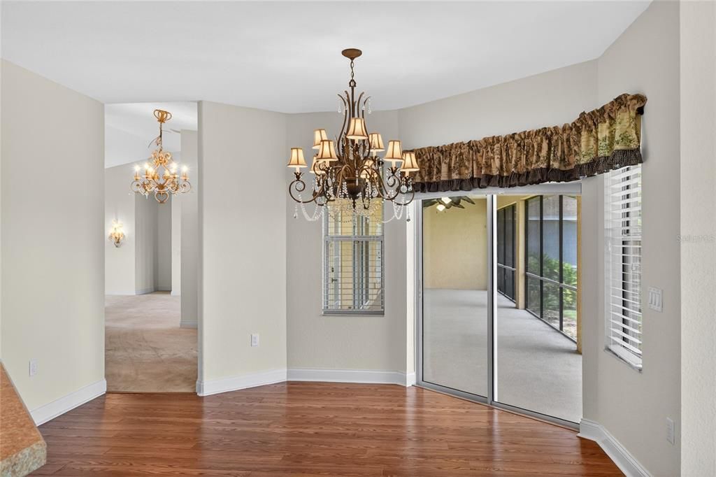 Activo con contrato: $425,000 (2 camas, 2 baños, 2222 Pies cuadrados)