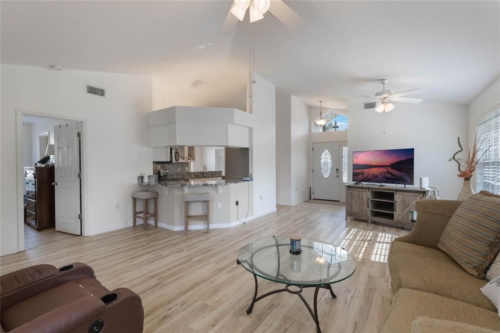 For Rent: $1,900 (3 beds, 2 baths, 1209 Square Feet)